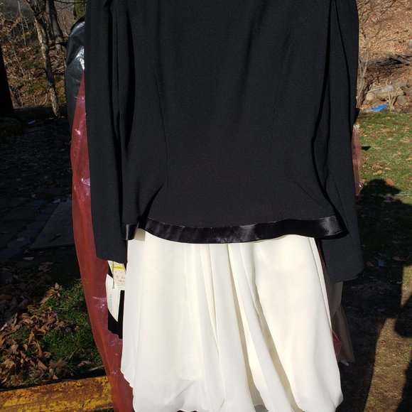 Jacket Skirt size 10 NWT Karen Warren 2 Piece Suit white and black - Picture 4 of 7